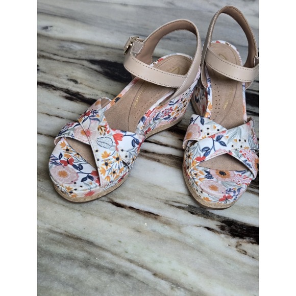 Clarks Women Shoes Size 6 Artisan x Jane "Chicly Floral" wedges. - Picture 3 of 11